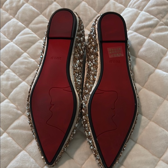 Elegant Gold Embellished Flats - Picture 2 of 3